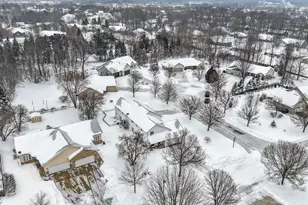 2700 Maple Hills Dr, Green Bay, WI 54313 - Photo 9