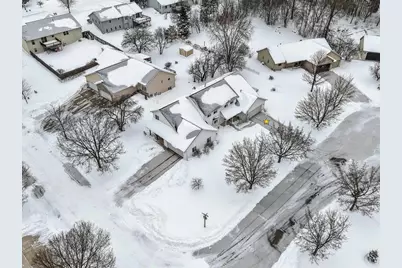 2700 Maple Hills Drive, Green Bay, WI 54313 - Photo 11