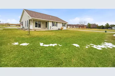 405 W Hawthorne Drive, Waupun, WI 53963 - Photo 29