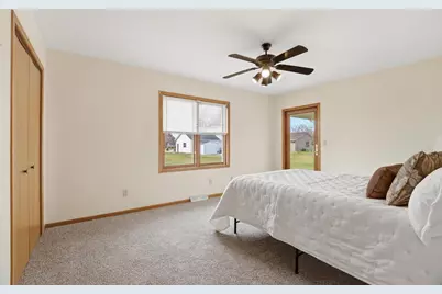 405 W Hawthorne Drive, Waupun, WI 53963 - Photo 11