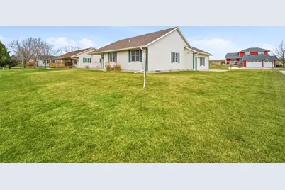 405 W Hawthorne Drive, Waupun, WI 53963 - Photo 27