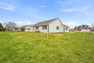 405 W Hawthorne Dr, Waupun, WI 53963 - Photo 27