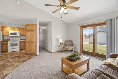 405 W Hawthorne Drive, Waupun, WI 53963 - Photo 3