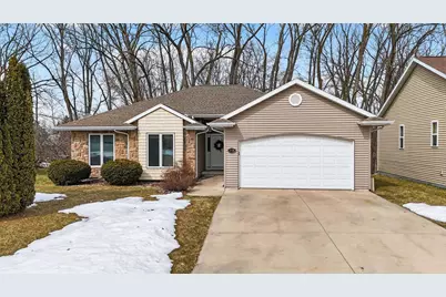 2718 W Independence Court, Appleton, WI 54914 - Photo 1