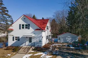 215 Oxford St, Wautoma, WI 54982 - Photo 3