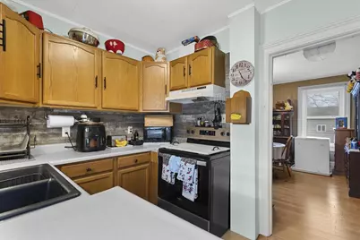 29 W Melvin Avenue, Oshkosh, WI 54901 - Photo 25