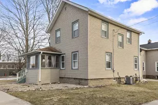 29 W Melvin Ave, Oshkosh, WI 54901 - Photo 5