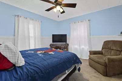 29 W Melvin Avenue, Oshkosh, WI 54901 - Photo 27