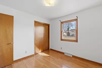 870 Nicolet Avenue, Oshkosh, WI 54901 - Photo 13