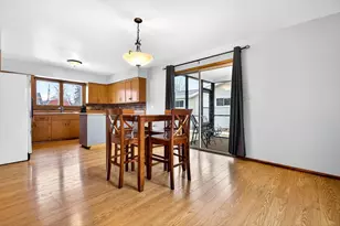 1041 Shannon St, Neenah, WI 54956 - Photo 7