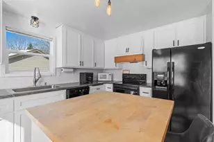 3089 Ferndale Dr, Green Bay, WI 54313 - Photo 11