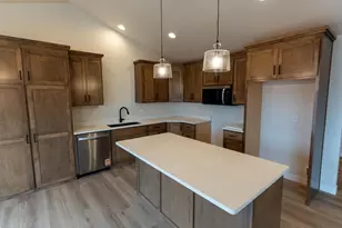 N9243 Anton St, Appleton, WI 54915 - Photo 3