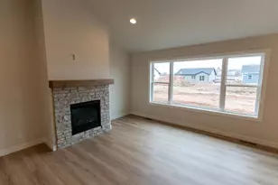 N9243 Anton St, Appleton, WI 54915 - Photo 5