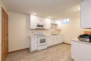 2190 Hidden Creek Rd, Neenah, WI 54956 - Photo 27