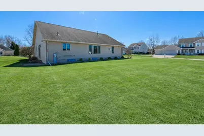 2190 Hidden Creek Road, Neenah, WI 54956 - Photo 37