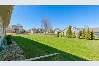 2190 Hidden Creek Road, Neenah, WI 54956 - Photo 39