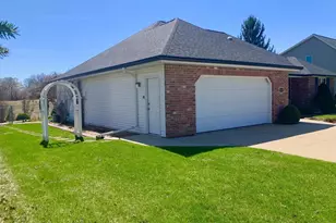3128 Concordia Ln, Green Bay, WI 54311 - Photo 3