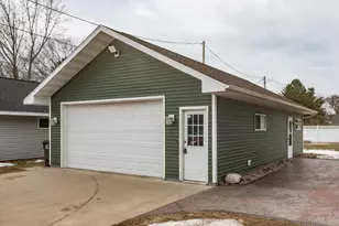 215 E Alfred St, Weyauwega, WI 54983 - Photo 27