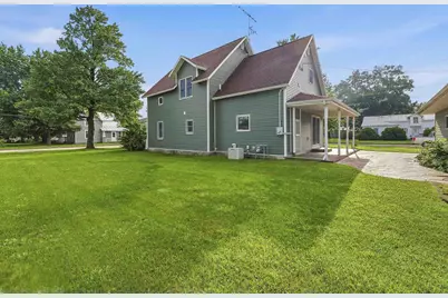 215 E Alfred Street, Weyauwega, WI 54983 - Photo 5
