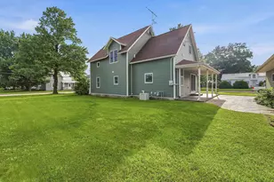 215 E Alfred St, Weyauwega, WI 54983 - Photo 5