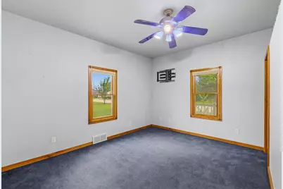 215 E Alfred Street, Weyauwega, WI 54983 - Photo 25