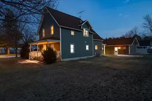 215 E Alfred St, Weyauwega, WI 54983 - Photo 3