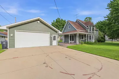 215 E Alfred Street, Weyauwega, WI 54983 - Photo 1