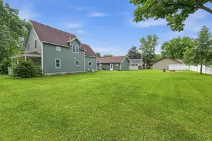 215 E Alfred St, Weyauwega, WI 54983 - Photo 7