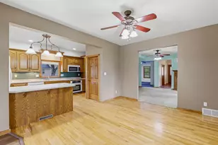 215 E Alfred St, Weyauwega, WI 54983 - Photo 17