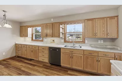 1894 Susan Avenue, Neenah, WI 54956 - Photo 9