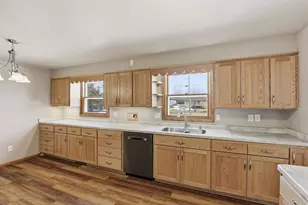 1894 Susan Ave, Neenah, WI 54956 - Photo 9