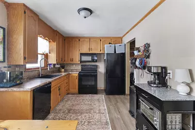 1017 Edgewood Circle, Marinette, WI 54143 - Photo 7