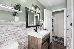 1017 Edgewood Cir, Marinette, WI 54143 - Photo 13