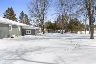 1017 Edgewood Cir, Marinette, WI 54143 - Photo 23