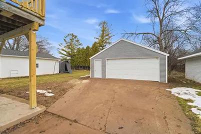 831 Martin Street, Menasha, WI 54952 - Photo 25