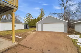 831 Martin St, Menasha, WI 54952 - Photo 25