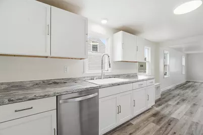 831 Martin Street, Menasha, WI 54952 - Photo 7