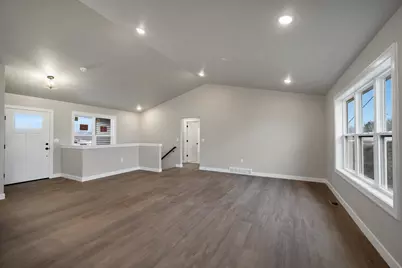 4981 Water Mint Court, Green Bay, WI 54313 - Photo 7