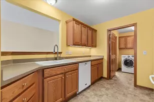 N160W20271 Fox Creek Dr, Jackson, WI 53037 - Photo 5