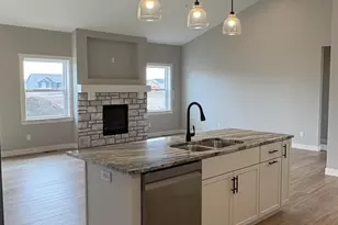 N9246 Homestead Ln, Appleton, WI 54915 - Photo 7