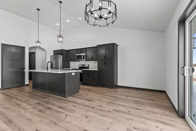 378 Pauls Place, Oshkosh, WI 54904 - Photo 7