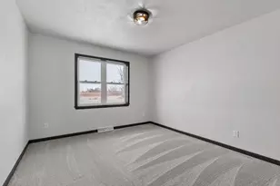 378 Pauls Pl, Oshkosh, WI 54904 - Photo 25