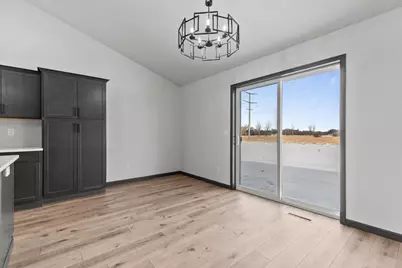 378 Pauls Place, Oshkosh, WI 54904 - Photo 9