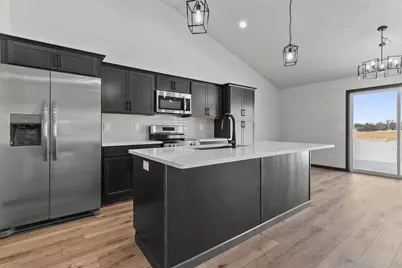 378 Pauls Place, Oshkosh, WI 54904 - Photo 3