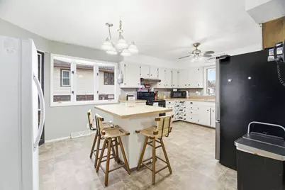 418 E Hancock Street, New London, WI 54961 - Photo 5