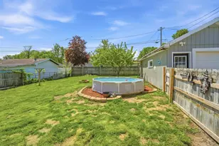 418 E Hancock St, New London, WI 54961 - Photo 21