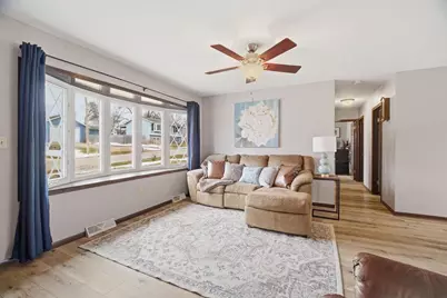 325 Quincy Avenue, Omro, WI 54963 - Photo 3