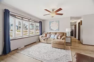 325 Quincy Ave, Omro, WI 54963 - Photo 3