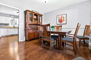 611 Chatham Ct, Neenah, WI 54956 - Photo 7