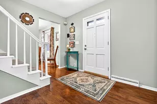 611 Chatham Ct, Neenah, WI 54956 - Photo 3